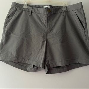 Old Navy gray khaki shorts size 16